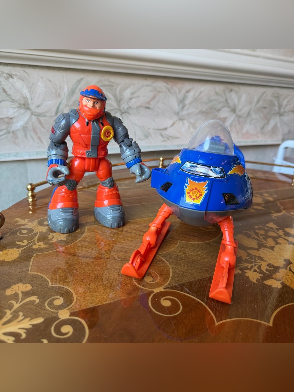 Rescue Heroes Artic Tracker Snowmobile & Bob Sled